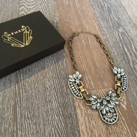 ARMED NECKLACE - Picture 2 of 3